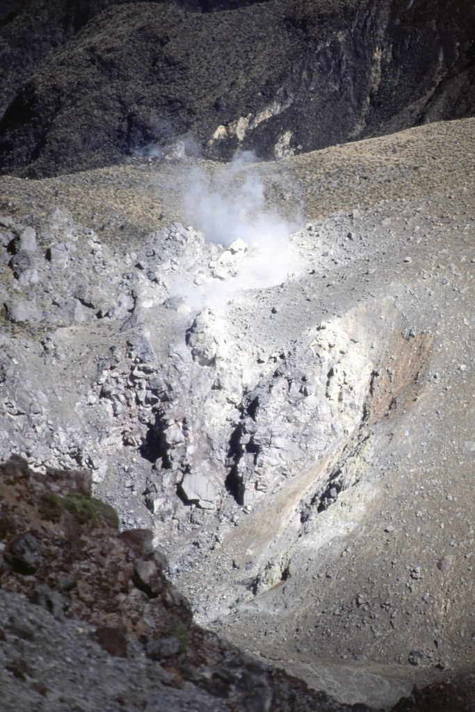 Vulkan Pichincha, Schwefeldämpfe